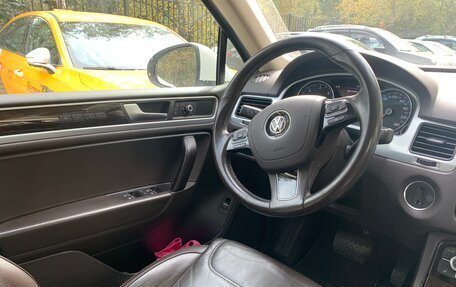 Volkswagen Touareg III, 2011 год, 2 600 000 рублей, 12 фотография