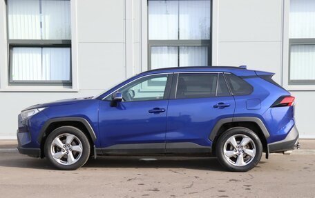 Toyota RAV4, 2021 год, 3 499 000 рублей, 8 фотография