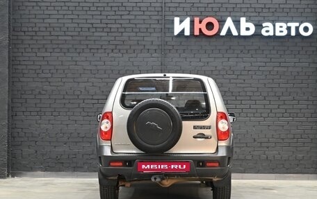 Chevrolet Niva I рестайлинг, 2013 год, 700 000 рублей, 3 фотография