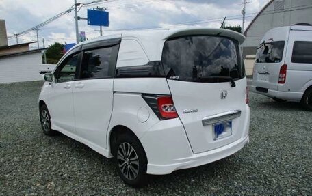 Honda Freed I, 2015 год, 1 050 000 рублей, 6 фотография