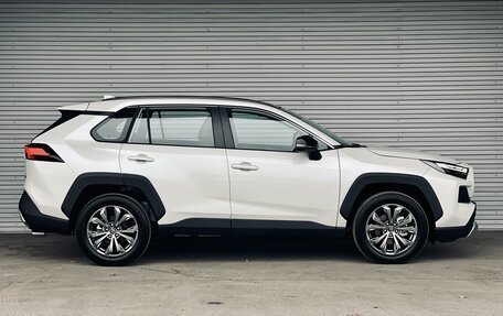 Toyota RAV4, 2024 год, 4 650 000 рублей, 4 фотография