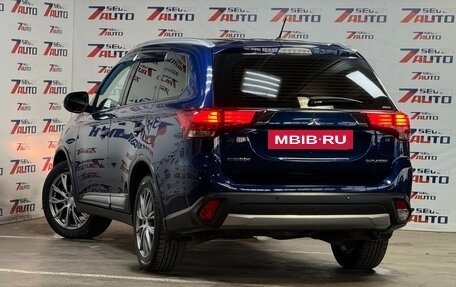 Mitsubishi Outlander III рестайлинг 3, 2016 год, 1 680 000 рублей, 5 фотография