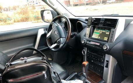 Toyota Land Cruiser Prado 150 рестайлинг 2, 2010 год, 3 100 000 рублей, 9 фотография