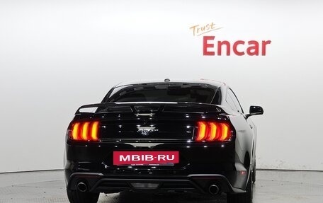 Ford Mustang VI рестайлинг, 2020 год, 3 300 000 рублей, 4 фотография