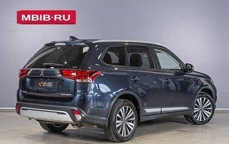 Mitsubishi Outlander III рестайлинг 3, 2019 год, 2 309 300 рублей, 2 фотография