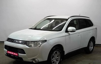 Mitsubishi Outlander III рестайлинг 3, 2013 год, 1 670 000 рублей, 1 фотография