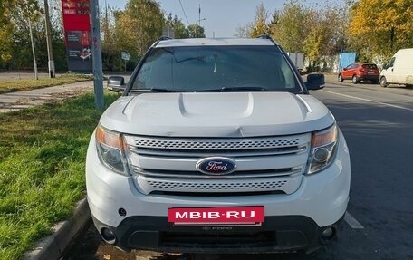 Ford Explorer VI, 2013 год, 1 500 000 рублей, 2 фотография