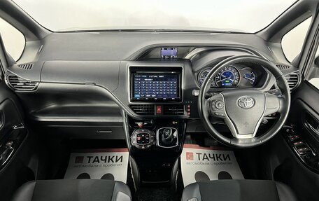 Toyota Noah III, 2018 год, 2 698 000 рублей, 6 фотография