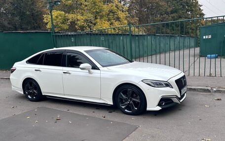 Toyota Crown, 2018 год, 3 760 000 рублей, 4 фотография