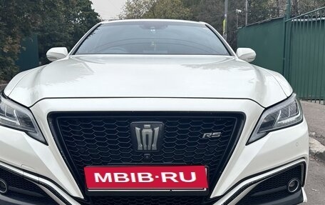 Toyota Crown, 2018 год, 3 760 000 рублей, 2 фотография