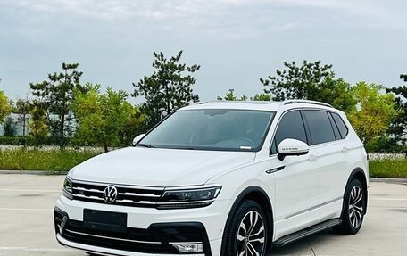 Volkswagen Tiguan II, 2021 год, 2 720 000 рублей, 1 фотография