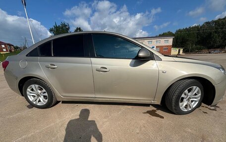 Chevrolet Cruze II, 2010 год, 635 000 рублей, 7 фотография