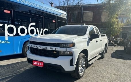 Chevrolet Silverado, 2020 год, 4 750 000 рублей, 3 фотография