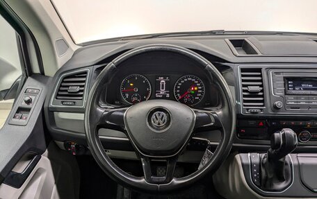 Volkswagen Caravelle T6 рестайлинг, 2019 год, 2 645 000 рублей, 13 фотография