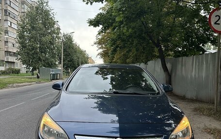 Opel Astra J, 2011 год, 1 070 000 рублей, 2 фотография