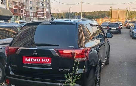 Mitsubishi Outlander III рестайлинг 3, 2016 год, 1 780 000 рублей, 5 фотография