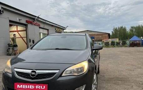 Opel Astra J, 2011 год, 620 000 рублей, 13 фотография