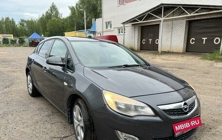 Opel Astra J, 2011 год, 620 000 рублей, 10 фотография