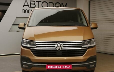 Volkswagen Multivan T6 рестайлинг, 2021 год, 6 650 000 рублей, 2 фотография