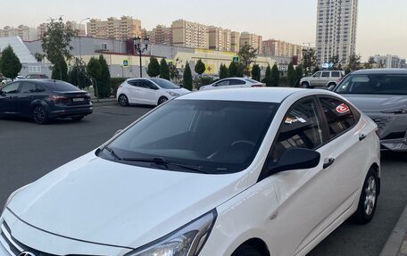 Hyundai Solaris II рестайлинг, 2015 год, 780 000 рублей, 4 фотография