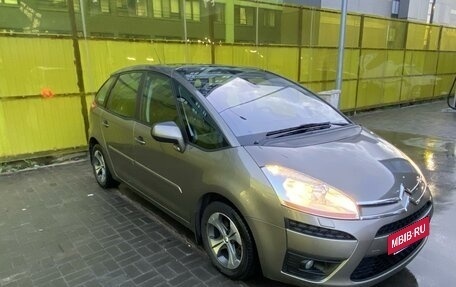 Citroen C4 Picasso II рестайлинг, 2010 год, 730 000 рублей, 2 фотография