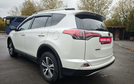 Toyota RAV4, 2017 год, 2 500 000 рублей, 4 фотография