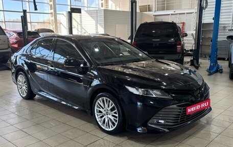 Toyota Camry, 2019 год, 3 130 000 рублей, 2 фотография