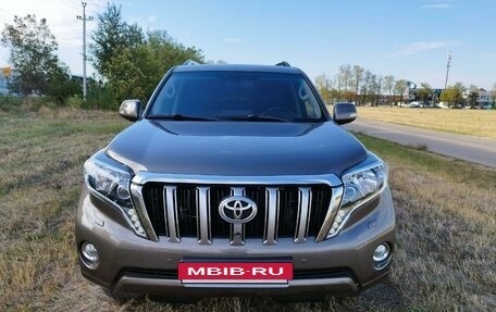 Toyota Land Cruiser Prado 150 рестайлинг 2, 2015 год, 4 700 000 рублей, 2 фотография