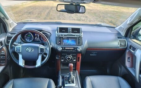 Toyota Land Cruiser Prado 150 рестайлинг 2, 2015 год, 4 700 000 рублей, 13 фотография