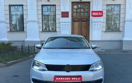 Volkswagen Jetta VI, 2013 год, 1 150 000 рублей, 2 фотография