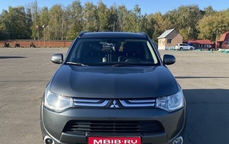 Mitsubishi Outlander III рестайлинг 3, 2013 год, 1 400 000 рублей, 1 фотография