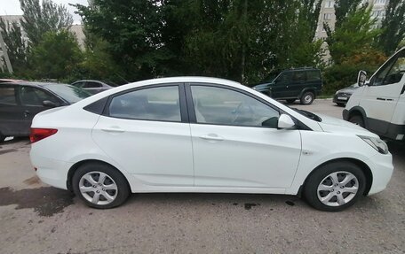 Hyundai Solaris II рестайлинг, 2012 год, 550 000 рублей, 1 фотография