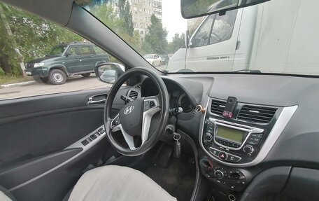 Hyundai Solaris II рестайлинг, 2012 год, 550 000 рублей, 2 фотография