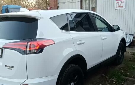 Toyota RAV4, 2017 год, 2 200 000 рублей, 7 фотография