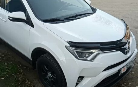 Toyota RAV4, 2017 год, 2 200 000 рублей, 8 фотография