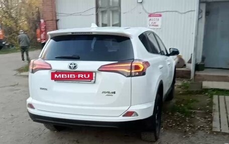 Toyota RAV4, 2017 год, 2 200 000 рублей, 5 фотография