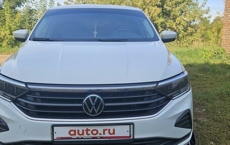 Volkswagen Polo VI (EU Market), 2021 год, 1 900 000 рублей, 1 фотография