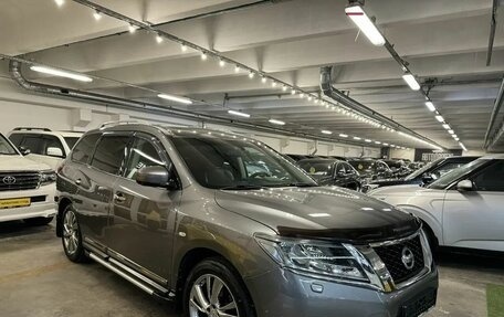 Nissan Pathfinder, 2015 год, 2 399 000 рублей, 2 фотография