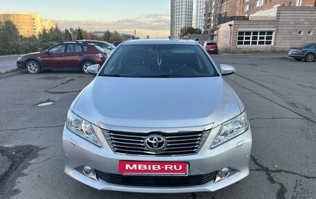 Toyota Camry, 2012 год, 2 175 000 рублей, 2 фотография