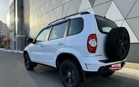 Chevrolet Niva I рестайлинг, 2017 год, 929 000 рублей, 4 фотография