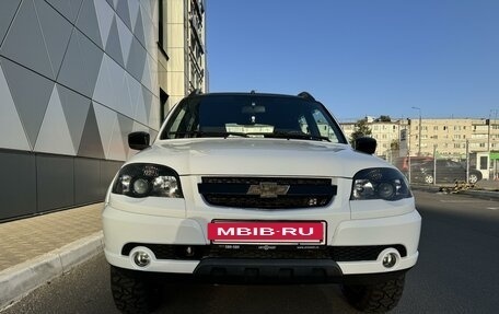 Chevrolet Niva I рестайлинг, 2017 год, 929 000 рублей, 7 фотография