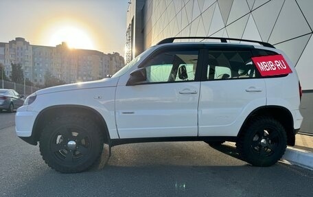 Chevrolet Niva I рестайлинг, 2017 год, 929 000 рублей, 8 фотография