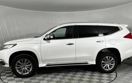 Mitsubishi Pajero Sport III рестайлинг, 2020 год, 3 140 000 рублей, 8 фотография