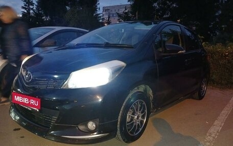 Toyota Vitz, 2012 год, 950 000 рублей, 3 фотография