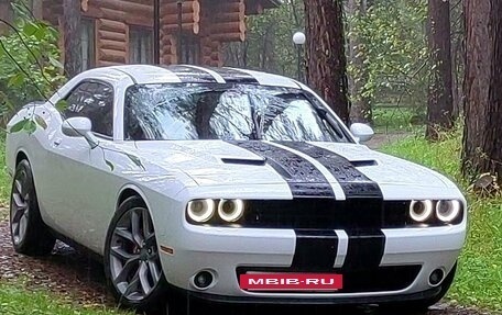 Dodge Challenger III рестайлинг 2, 2020 год, 4 200 000 рублей, 11 фотография