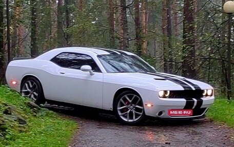 Dodge Challenger III рестайлинг 2, 2020 год, 4 200 000 рублей, 14 фотография