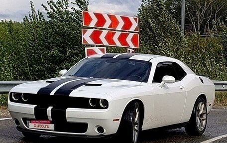 Dodge Challenger III рестайлинг 2, 2020 год, 4 200 000 рублей, 5 фотография