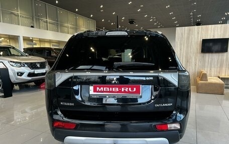 Mitsubishi Outlander III рестайлинг 3, 2014 год, 1 490 000 рублей, 4 фотография