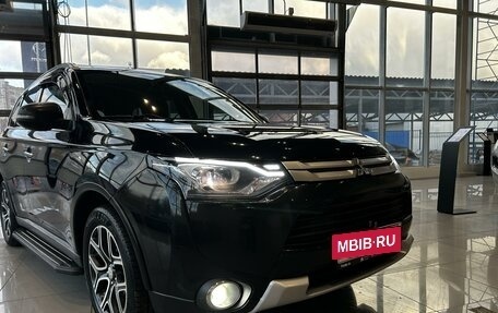 Mitsubishi Outlander III рестайлинг 3, 2014 год, 1 490 000 рублей, 9 фотография