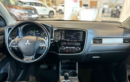 Mitsubishi Outlander III рестайлинг 3, 2014 год, 1 490 000 рублей, 27 фотография